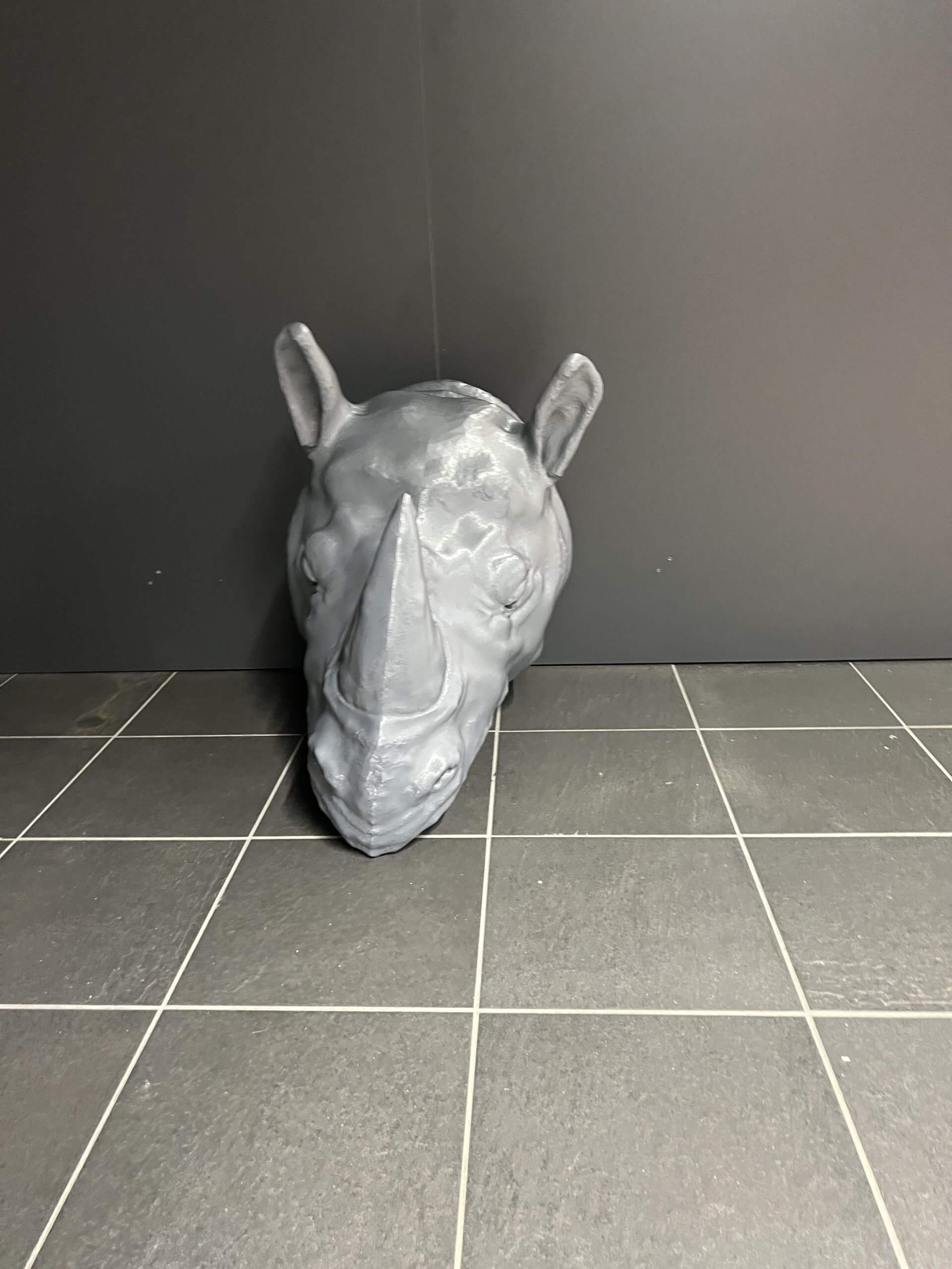 Scultura rinoceronte 3D 70 cm scala reale piastrelle grande formato stampa PAMI3D Italia